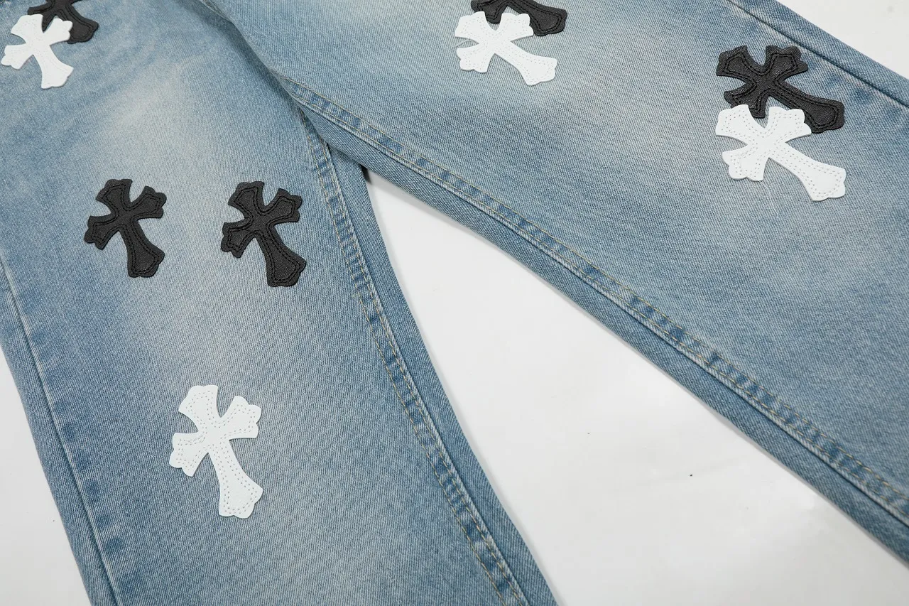 KE971#P240 The only correct leather label version on the market Chrome Hearts CH Cross embroidery distressed jeans Top ceiling quality 100% correct version The correct version is here!  Believe me this must be the best quality you will ever come across! ! Excellent value for money! !  Styles with different washes and textures are very friendly to people with thin legs and thick legs. The straight version is very flattering to the shape of the legs. The moderate length is timeless and easy to match. It is the basis of various styles and a must-have in the wardrobe! ! Add a little stacking to easily control this year's popular clean fit fabric. The fabric is stiff but the upper body is soft without losing texture. The sides and cuffs of some styles have a bone-wash effect. It's really hard not to love it! The outfit effect is immediate! ✅Correctly customize the Croxin metal leather label on the back panel. It is not sold directly with the cross on the finished jeans. 1:1 copying strives for excellence and the details are perfectly grasped. ✅The cross leather label is clear and smooth. Exquisite turning top craftsmanship. ✅Buttons, zippers and hardware are all customized versions of the Croxin LOGO. ✅High-cost washing process. Size: 28 30 32 34 36 (5 sizes)
